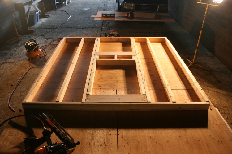 Framing the second wall on the trailer made life a little easier
